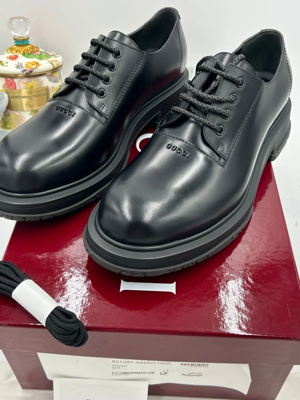 Men’s Gucci Leather Lace-Up Derby Shoes. Size 11 (fits 12 US.). Made in Italy.